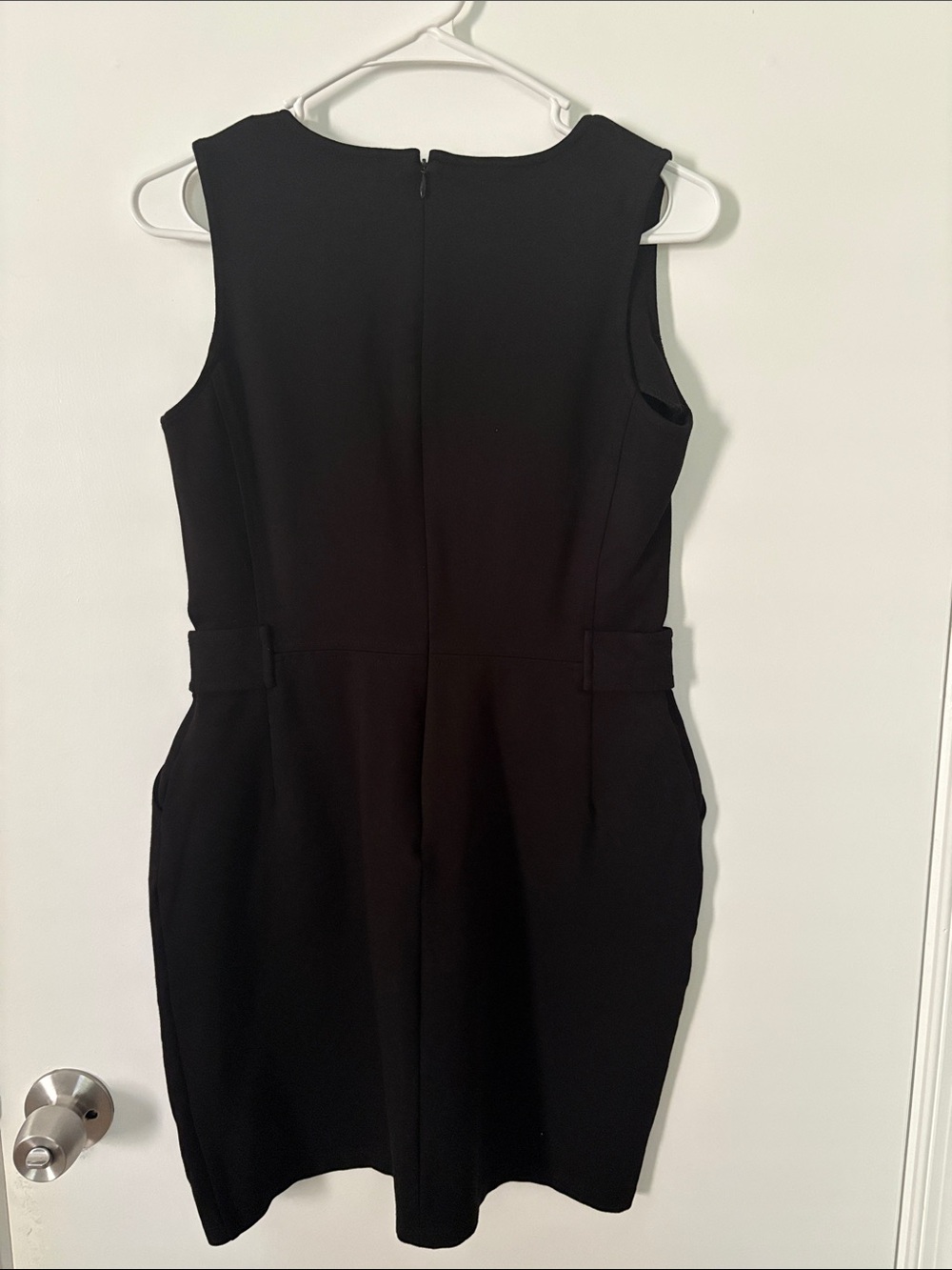Jude Connally Black Sleeveless Sheath Dress - Picture 3 of 7